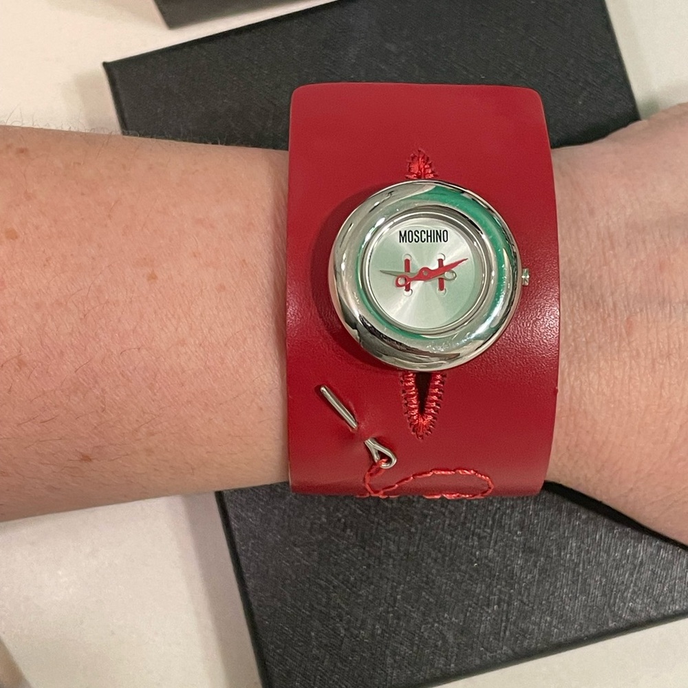 Moschino Time 4 Fashion VINTAGE 90’s/Y2K Women's Quartz Watch Red Leather